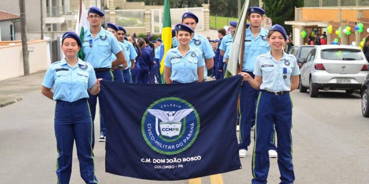 Colégios cívico-militares do Paraná se preparam para desfiles de 7 de Setembro