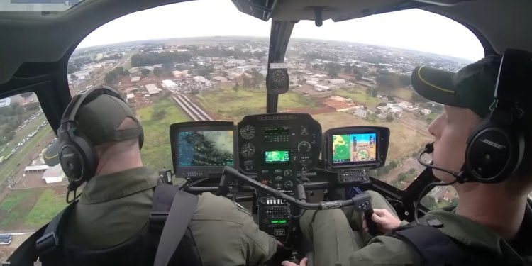 Perseguição com Falcão 13 da PMPR termina com apreensão de cigarros e de 5 veículos