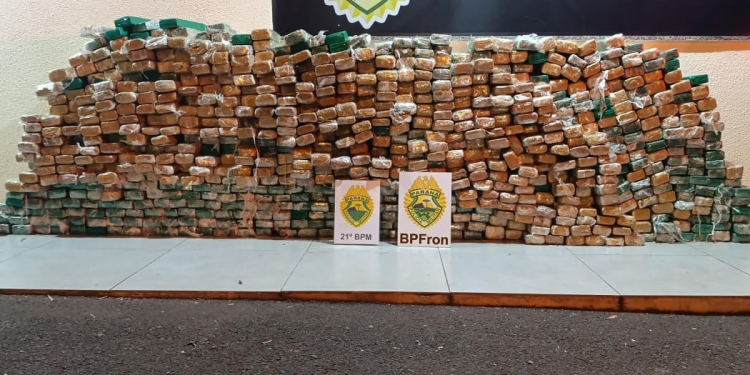 PMPR apreende 751 quilos de maconha em fundo falso de caminhão em Francisco Beltrão