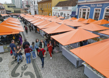 Feiras de artesanato estão em vários pontos da capital neste sábado