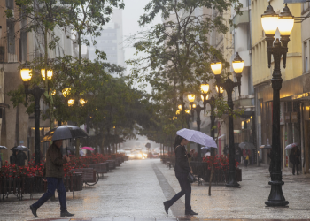 Curitiba registrou chuva em 40% dos dias deste ano