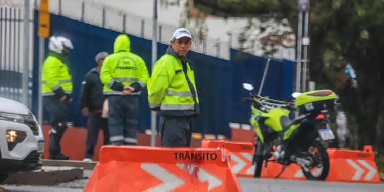 Atenção, motorista! Corrida Santos Dumont altera o trânsito no Bacacheri na noite de sexta-feira