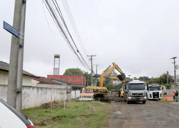 Obras de drenagem do Novo Inter 2 causam alteração no trânsito no Hauer