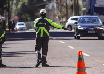 Domingo terá bloqueios de trânsito para realização de missa e corridas em Curitiba