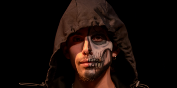 Cine Passeio terá estúdio de maquiagem Zombie Walk para noite de Halloween