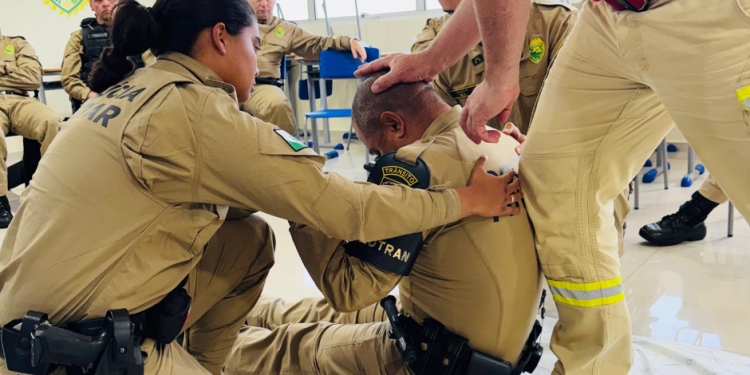 BPTran realiza instruções de Atendimento Pré-Hospitalar para policiais militares