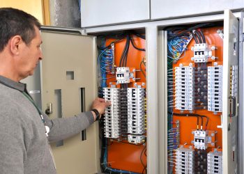 Corpo de Bombeiros alerta para riscos de choques elétricos e orienta sobre segurança