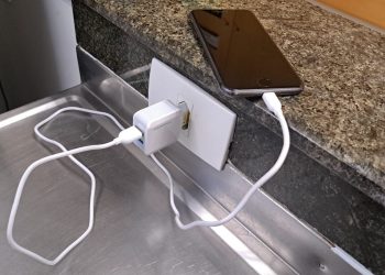 Corpo de Bombeiros alerta para riscos de acidentes com carregadores de celular