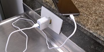 Corpo de Bombeiros alerta para riscos de acidentes com carregadores de celular