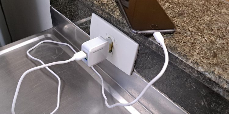 Corpo de Bombeiros alerta para riscos de acidentes com carregadores de celular