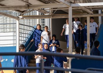 Com nova lei, escolas em tempo integral podem aderir ao modelo cívico-militar