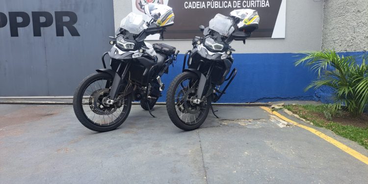 Pelotão motos prende foragido por latrocínio no centro de Curitiba