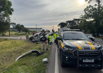 Grave acidente na BR-476 em Araucária deixa duas pessoas mortas e criança ferida é socorrida de helicóptero