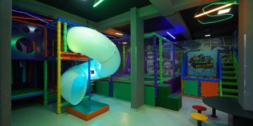 Para celebrar os 6 anos, Liga dos Heróis Pizzaria inaugura novo espaço kids com 100 metros quadrados