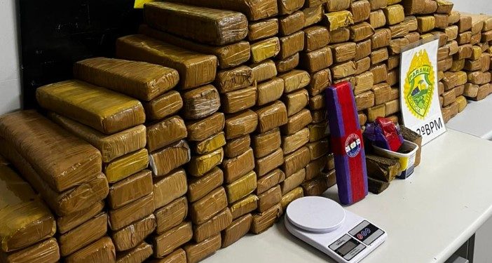 PM encontra grande quantidade de maconha ao atender ocorrência de roubo em Curitiba