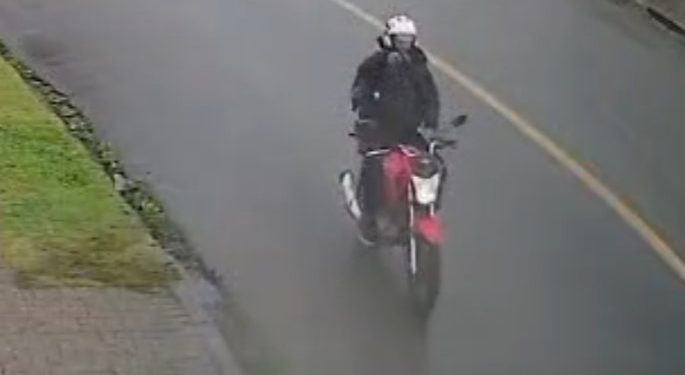 Criminoso que realizou vários assaltos em Curitiba é preso pela PM, levado para delegacia e liberado