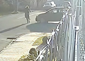 Mulher em bicicleta fica ferida em cruzamento marcado por acidentes em Curitiba, veja os vídeos