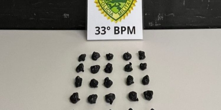 Polícia Militar prende homem com quase 500 pedras de crack no Centro de Curitiba
