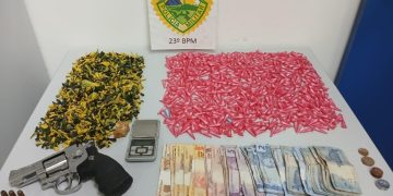 Homem é preso por violência doméstica e tráfico de drogas no Santa Quitéria