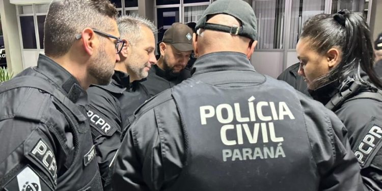 Polícia Civil cumpre 35 mandados contra grupo suspeito de tráfico de drogas e roubos de veículos na Grande Curitiba