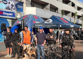 1ª Cãominhada do 6º BPM arrecada 1,5 tonelada de ração