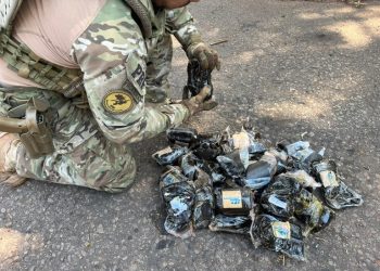 PRF prende casal transportando maconha “dry”