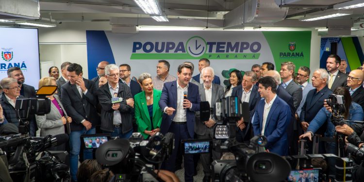 Com mais de 200 serviços, 1ª unidade do Poupatempo Paraná é inaugurada em Curitiba