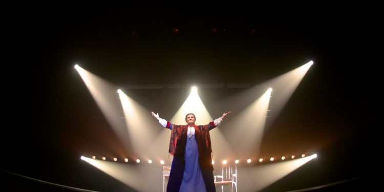 Fenômeno de público e crítica, peça “Helena Blavatsky, A Voz do Silêncio” entra em cartaz neste fim de semana em Curitiba