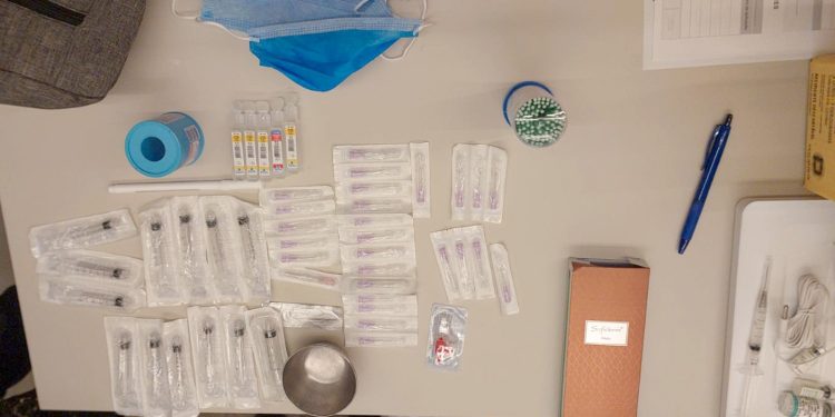 PCPR apreende materiais em ação contra estudante por exercício ilegal da medicina