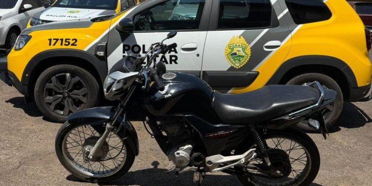 PMPR apreende motocicleta com irregularidades em Santo Antônio da Platina
