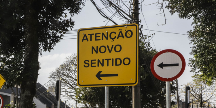 Rua do Cajuru terá mudança no sentido de circulação a partir desta terça-feira