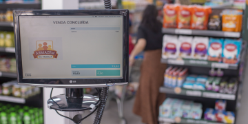 Todas as pessoas a partir dos 60 anos agora podem comprar nos Armazéns da Família sem precisar de cadastro