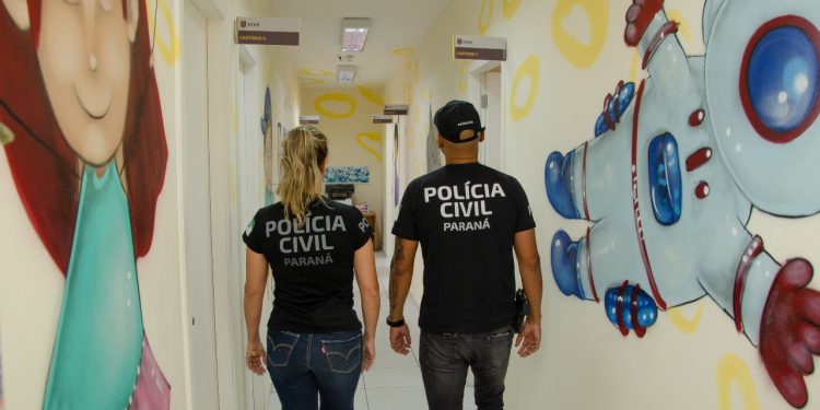 PCPR aprende dupla em flagrante por aliciamento e abuso infantil em Curitiba
