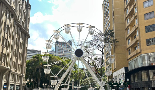 Roda-gigante da Rua XV e Natal nas regionais começam nesta terça-feira