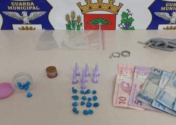 Quatro horas após sair da cadeia, mulher é presa novamente traficando drogas no Terminal Guadalupe