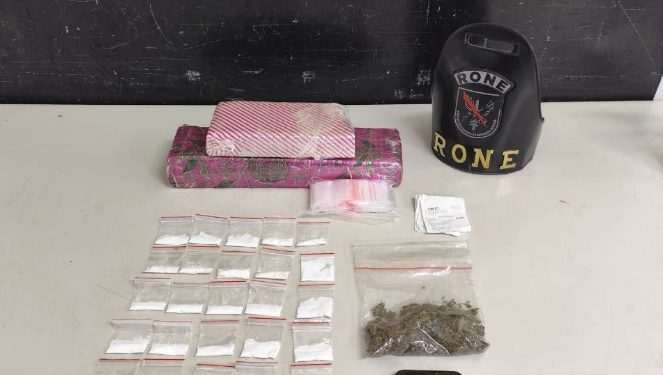 Barbeiro é preso pela RONE traficando drogas no Cajuru