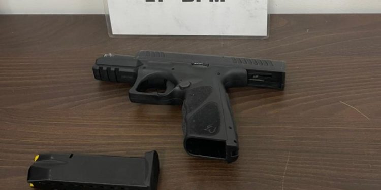 Mulher efetua disparo de arma de fogo durante discussão conjugal em São José dos Pinhais