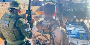 BPFRON e Polícia Federal apreendem mais de meia tonelada de maconha em Guaíra