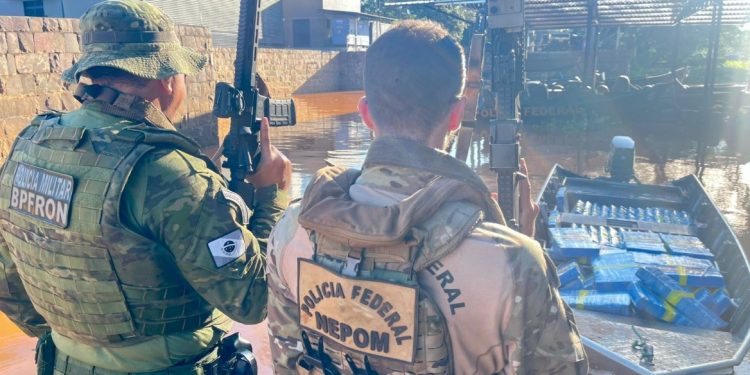 BPFRON e Polícia Federal apreendem mais de meia tonelada de maconha em Guaíra