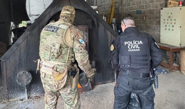 Polícias do Paraná incineram segunda maior carga de cocaína apreendida no ano