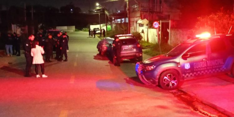 Homem é morto após apontar arma para guardas municipais durante ação da ROMU em Fazenda Rio Grande