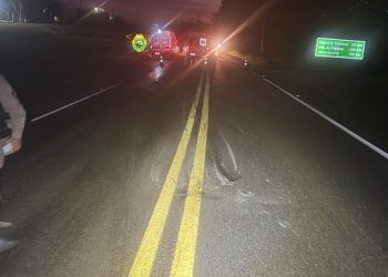 Homem morre em colisão com carreta na PR-092