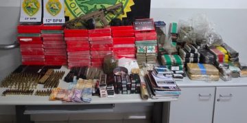PM apreende grande quantidade de drogas, fuzil e munições em Curitiba