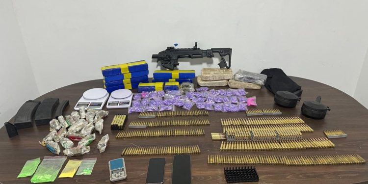 Ação da ROTAM resulta em apreensão de munições de fuzil e quase 10 kg de drogas no Campo de Santana