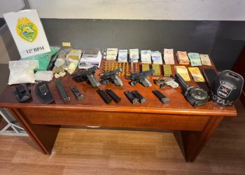 Apreensão de armas, drogas e explosivo durante ação da PM