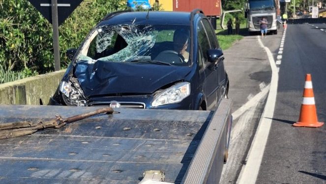 Homem morre atropelado após descer de caminhão na BR-277 em Morretes