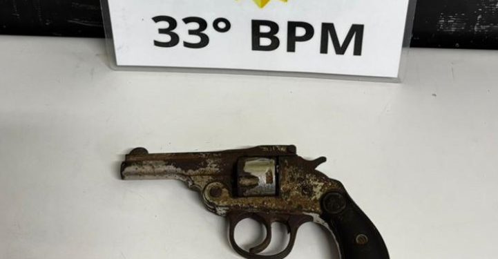 Homem é desarmado e preso após ameaçar mulher com revólver no Alto da Glória