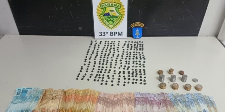 Tráfico de drogas: Equipe do 33° Batalhão apreende 275 pedras de crack na Rua Riachuelo