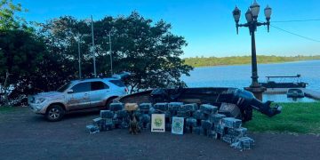 BPFRON e Polícia Federal apreendem mais de 800 kg de maconha no Paraná