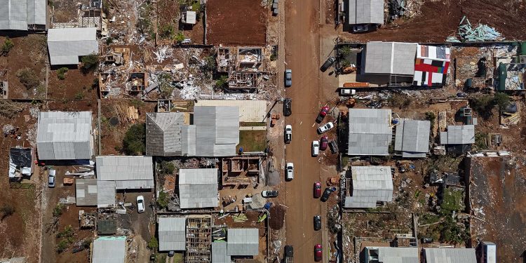 Cobertura das casas danificadas deve ser concluída neste fim de semana em Rio Bonito do Iguaçu